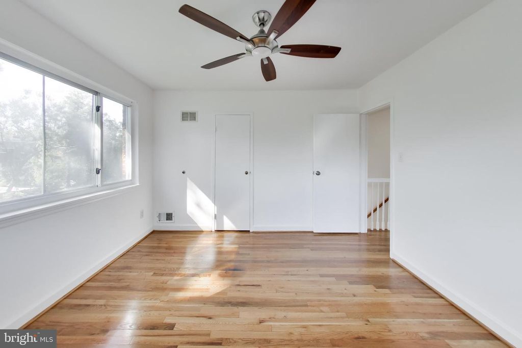 Image 13 of property listing at 637 MAURY AVE, Oxon Hill, MD 20745