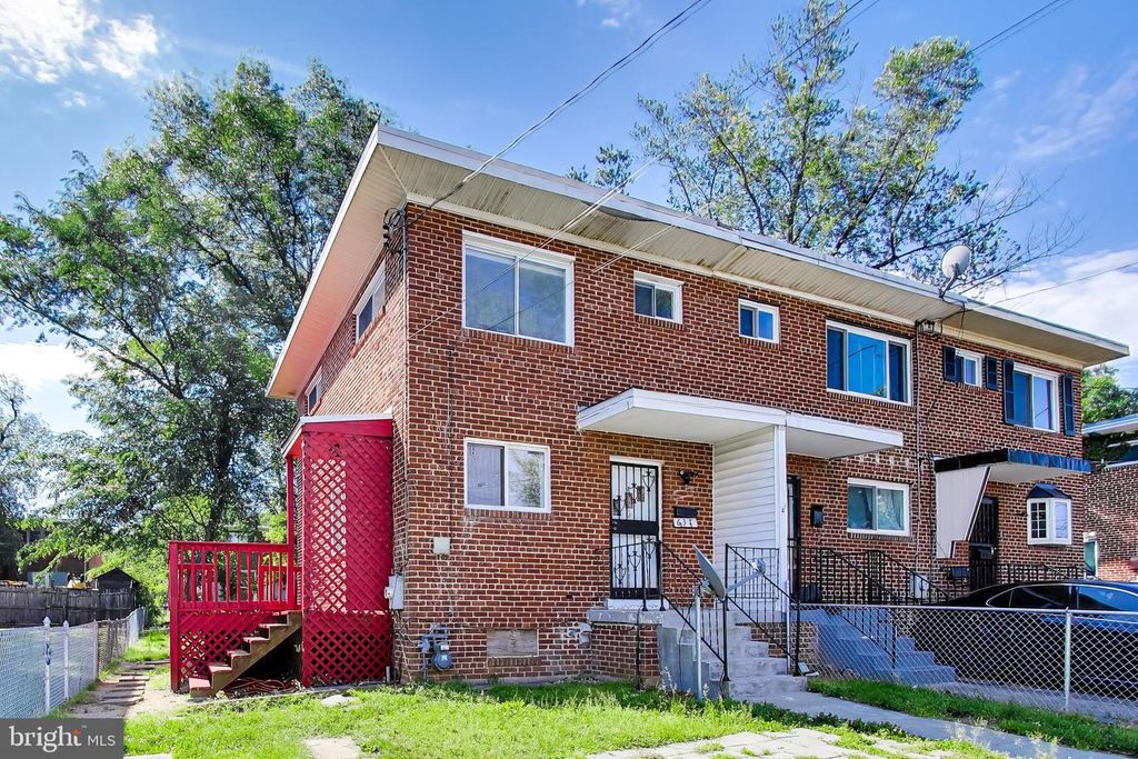 Image 2 of property listing at 637 MAURY AVE, Oxon Hill, MD 20745