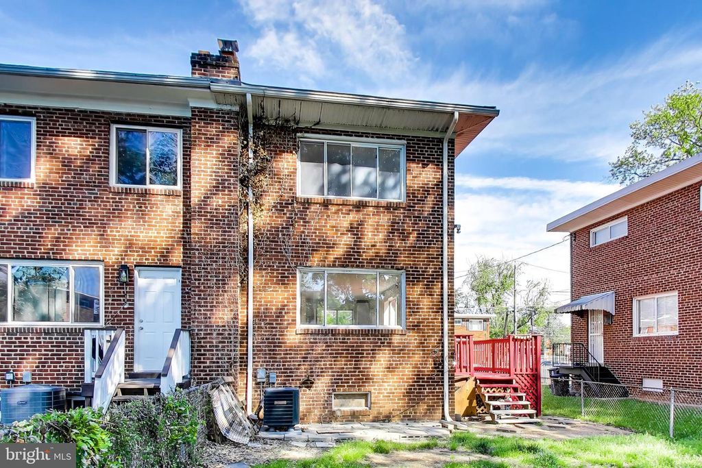 Image 28 of property listing at 637 MAURY AVE, Oxon Hill, MD 20745