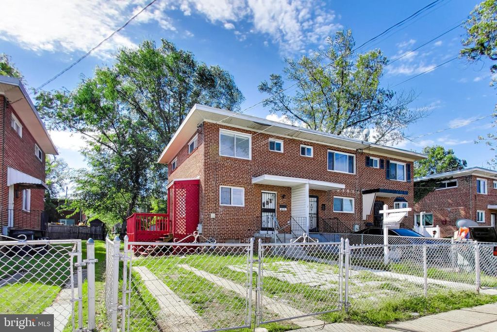 Image 33 of property listing at 637 MAURY AVE, Oxon Hill, MD 20745