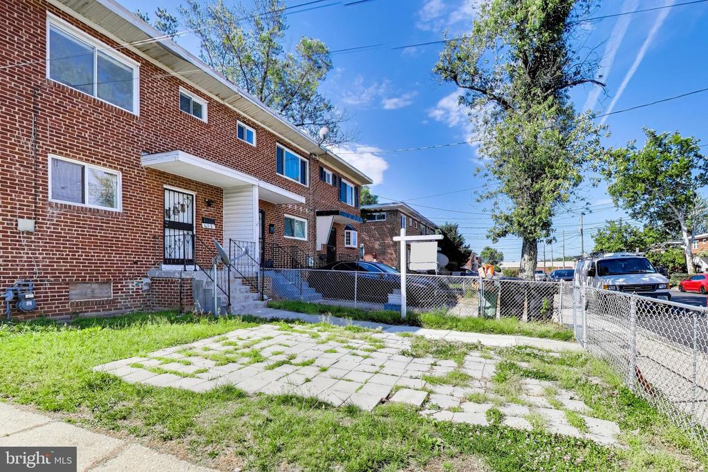 Image 35 of property listing at 637 MAURY AVE, Oxon Hill, MD 20745