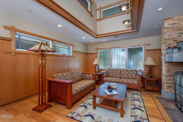 251 Palomares Avenue, Ventura, CA 93003