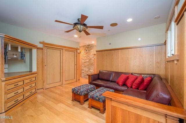 251 Palomares Avenue, Ventura, CA 93003