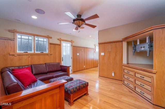 251 Palomares Avenue, Ventura, CA 93003