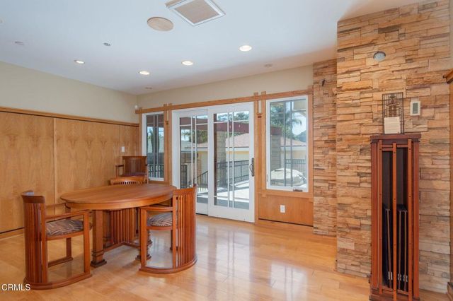 251 Palomares Avenue, Ventura, CA 93003