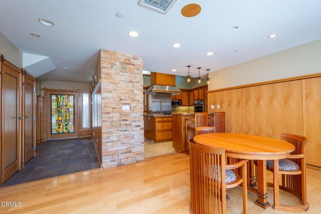 251 Palomares Avenue, Ventura, CA 93003
