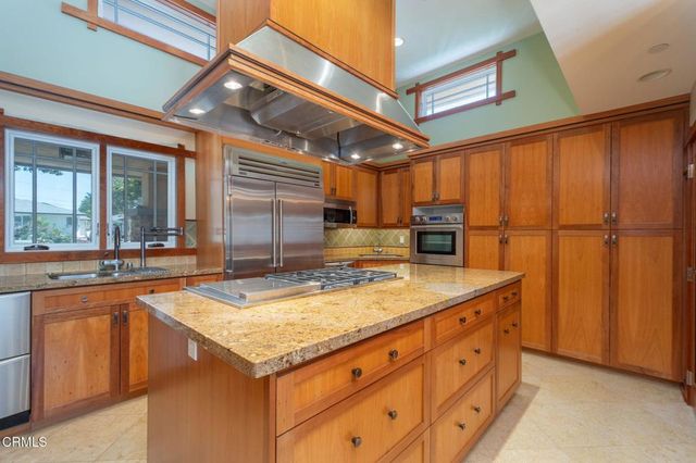 251 Palomares Avenue, Ventura, CA 93003