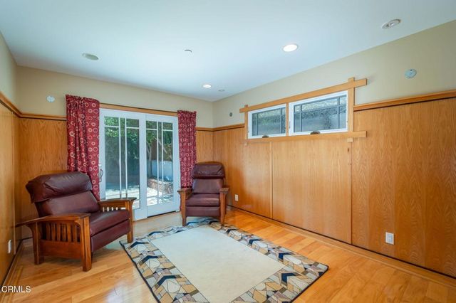 251 Palomares Avenue, Ventura, CA 93003