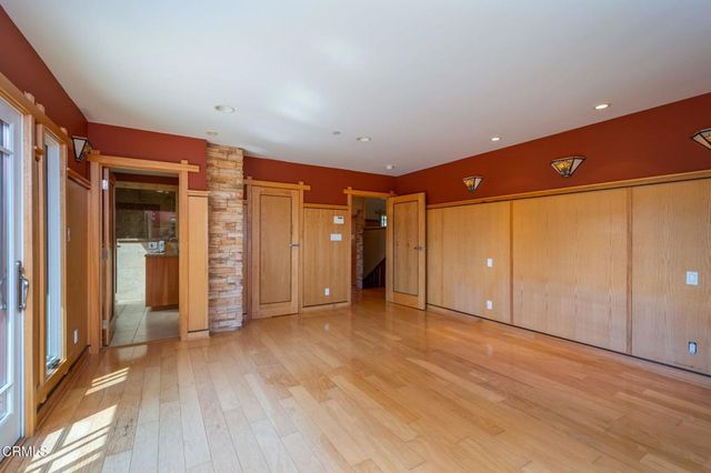 251 Palomares Avenue, Ventura, CA 93003