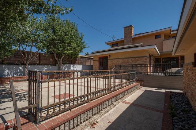 251 Palomares Avenue, Ventura, CA 93003