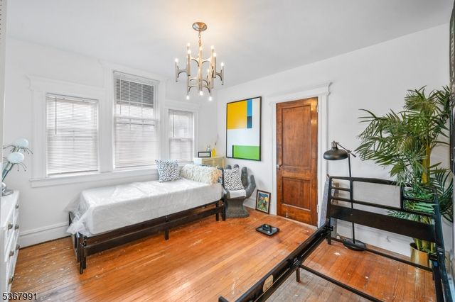 281 S Burnett St, East Orange City, NJ 07018