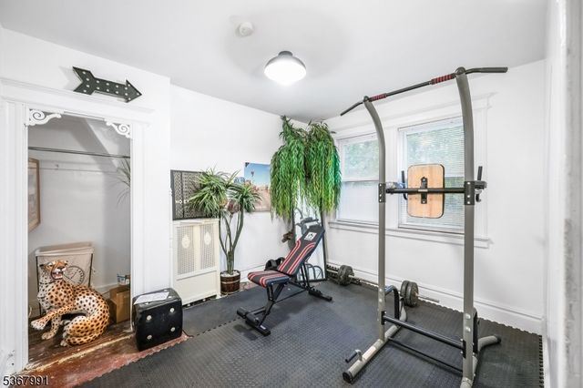 281 S Burnett St, East Orange City, NJ 07018