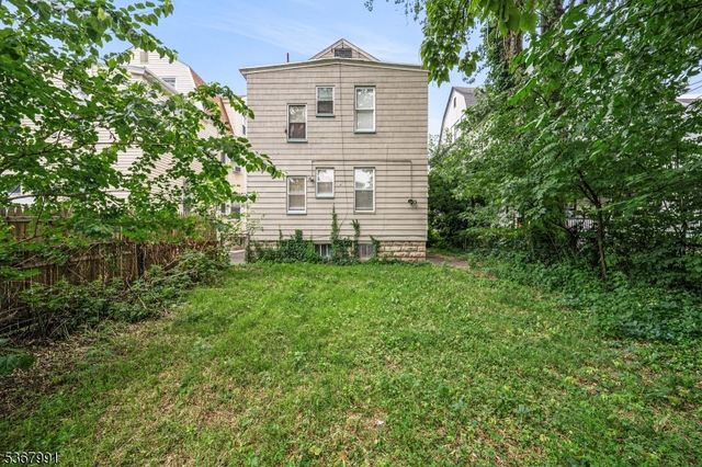 281 S Burnett St, East Orange City, NJ 07018