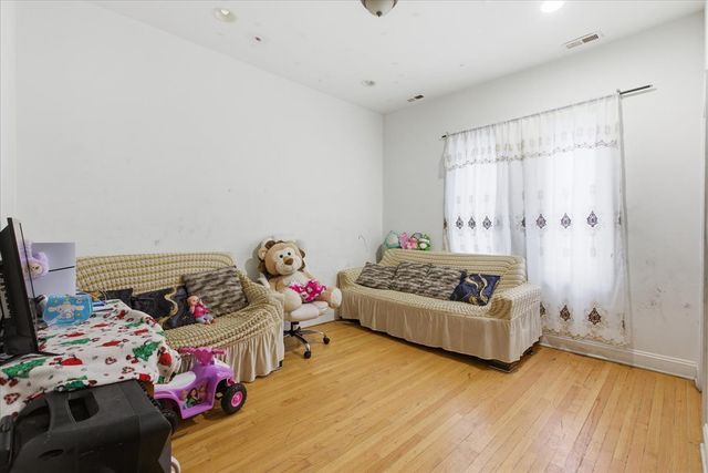 5624 S Lowe Avenue, Chicago, IL 60621