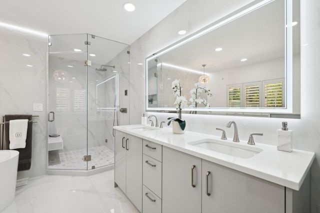 2510 NE 47th St, Fort Lauderdale, FL 33308