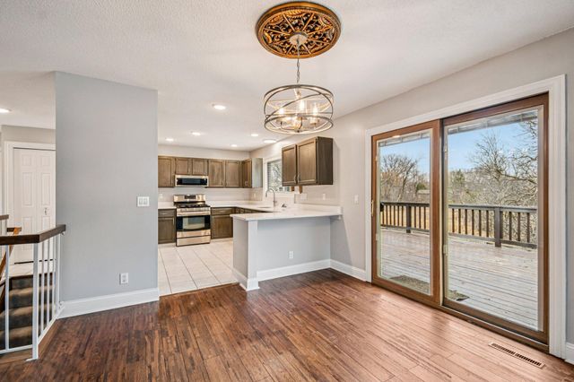 9545 Garrison Way, Eden Prairie, MN 55347