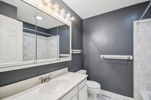 9545 Garrison Way, Eden Prairie, MN 55347