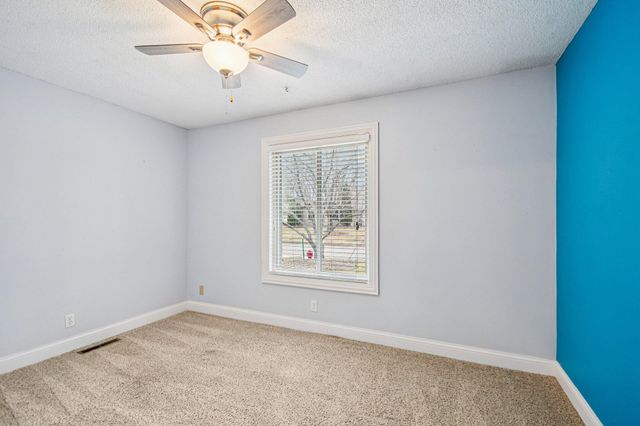 9545 Garrison Way, Eden Prairie, MN 55347