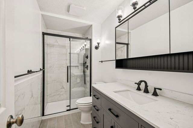 9545 Garrison Way, Eden Prairie, MN 55347