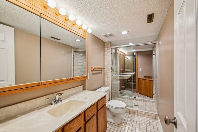 9545 Garrison Way, Eden Prairie, MN 55347