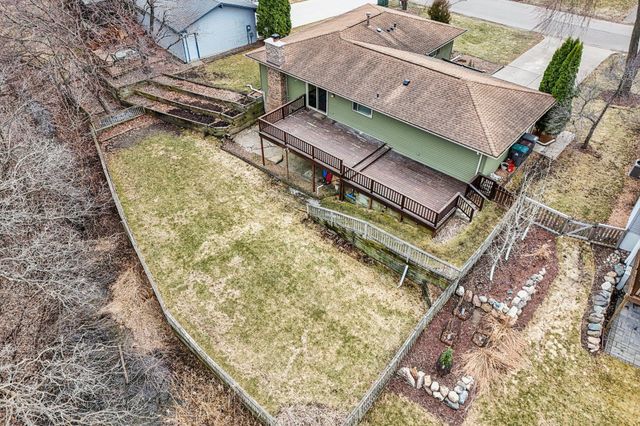 9545 Garrison Way, Eden Prairie, MN 55347