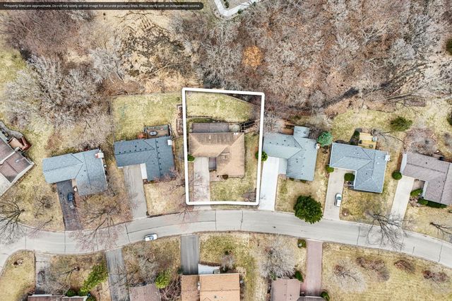 9545 Garrison Way, Eden Prairie, MN 55347