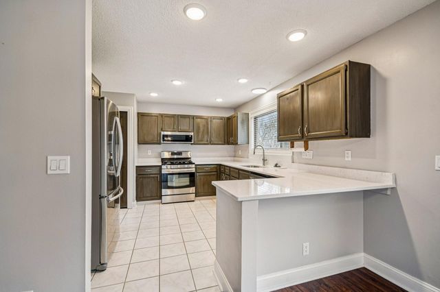 9545 Garrison Way, Eden Prairie, MN 55347