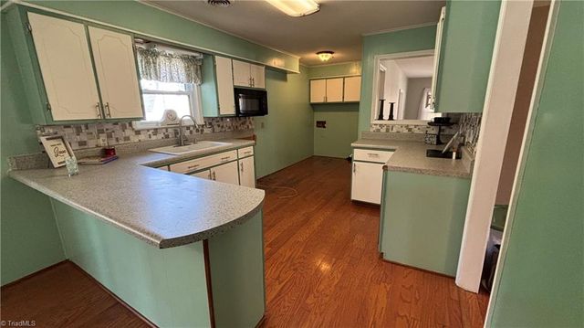 3948 Valley Drive, Sophia, NC 27350