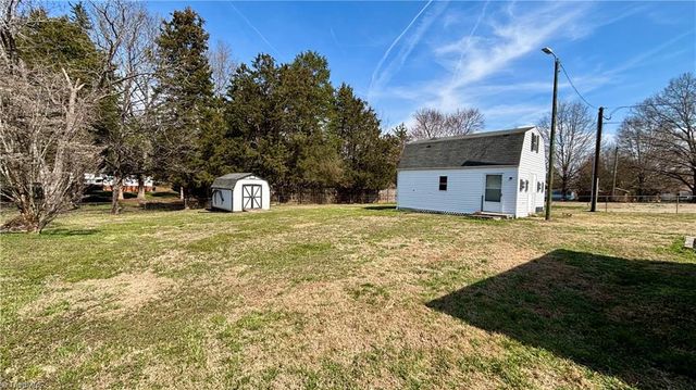 3948 Valley Drive, Sophia, NC 27350