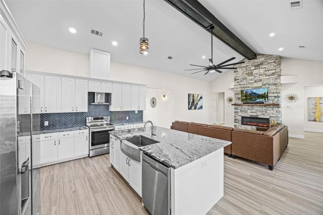 655 County Road 2285, Cleveland, TX 77327