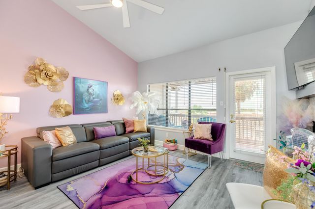 31 Dana Drive, Galveston, TX 77554