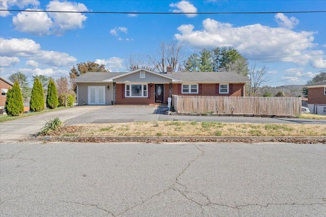 920 Ainsley ST, Martinsville, VA 24112