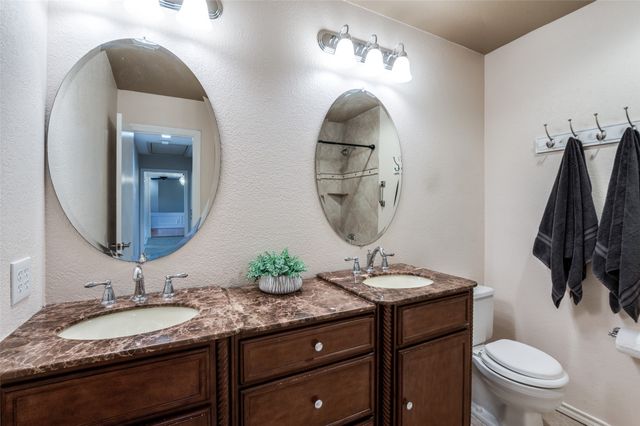 2418 Vista Glen Lane, Carrollton, TX 75007