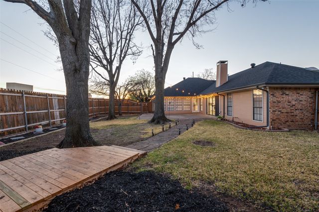 2418 Vista Glen Lane, Carrollton, TX 75007