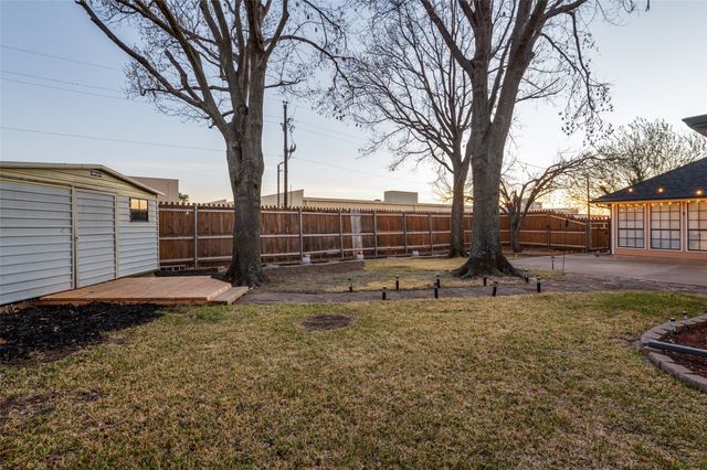 2418 Vista Glen Lane, Carrollton, TX 75007