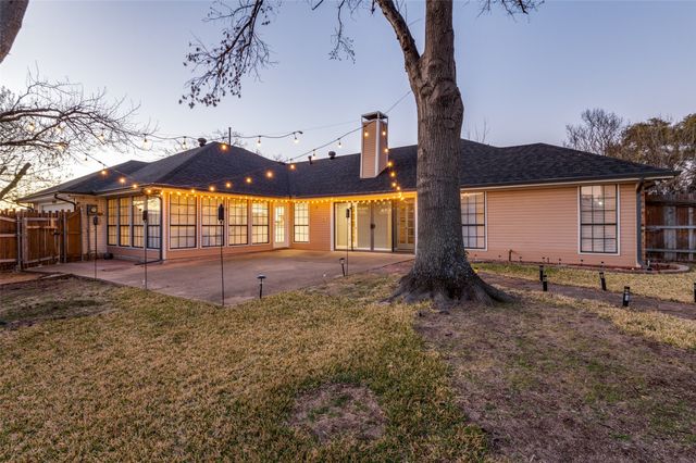 2418 Vista Glen Lane, Carrollton, TX 75007