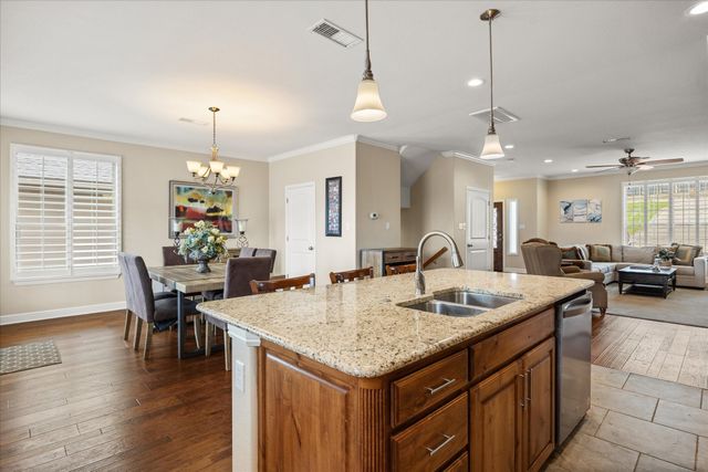 5250 Country Club Drive Q, Granbury, TX 76049