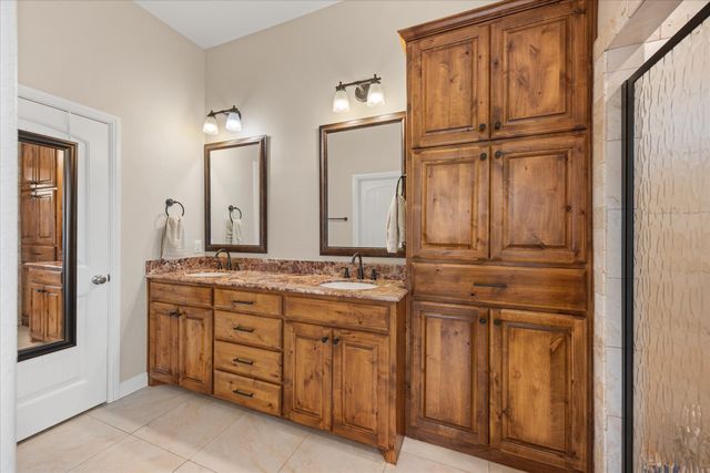 5250 Country Club Drive Q, Granbury, TX 76049