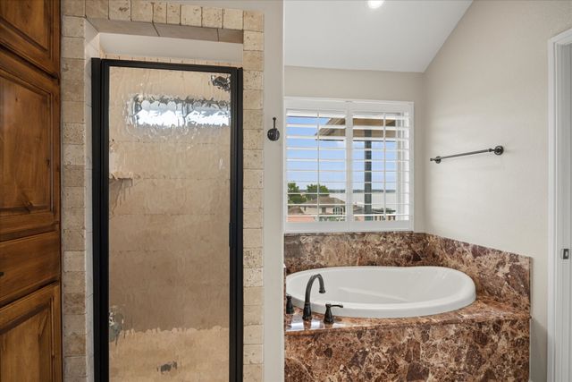 5250 Country Club Drive Q, Granbury, TX 76049