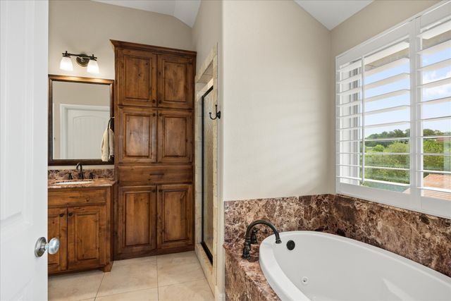5250 Country Club Drive Q, Granbury, TX 76049