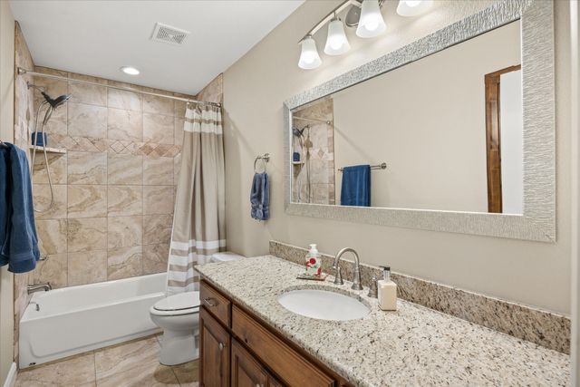 5250 Country Club Drive Q, Granbury, TX 76049