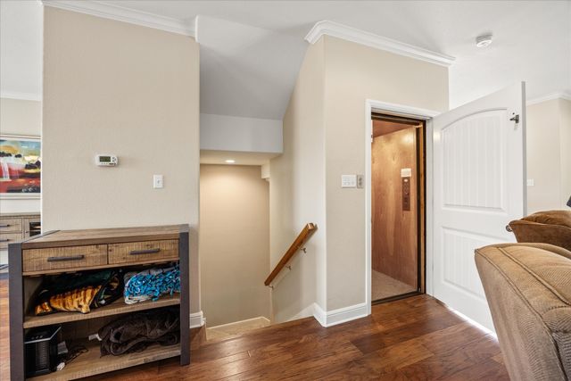 5250 Country Club Drive Q, Granbury, TX 76049