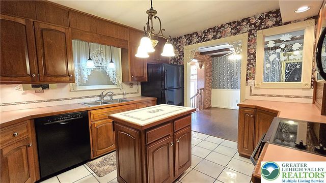 3203 Parkview Drive, Whitehall Twp, PA 18052