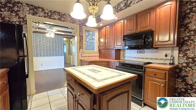 3203 Parkview Drive, Whitehall Twp, PA 18052