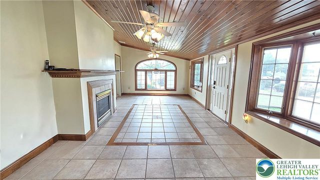 3203 Parkview Drive, Whitehall Twp, PA 18052