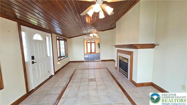 3203 Parkview Drive, Whitehall Twp, PA 18052