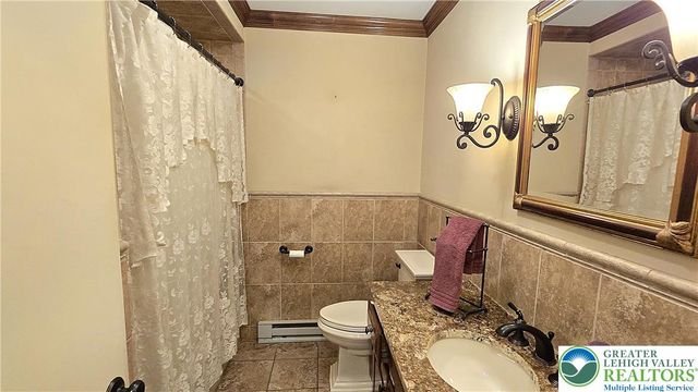3203 Parkview Drive, Whitehall Twp, PA 18052