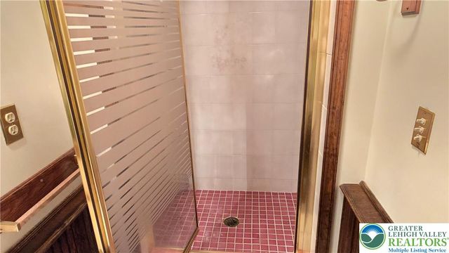 3203 Parkview Drive, Whitehall Twp, PA 18052