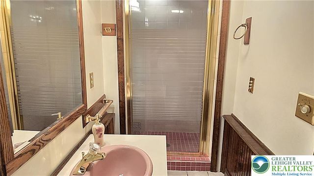 3203 Parkview Drive, Whitehall Twp, PA 18052