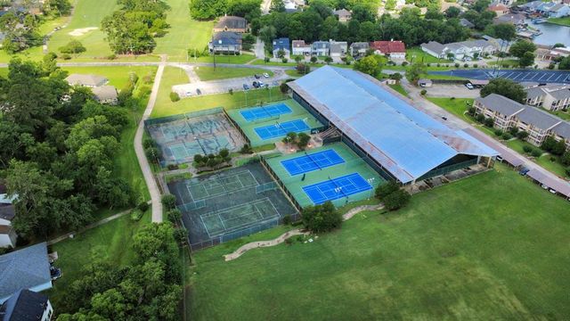 170 April Point Drive N 170, Conroe, TX 77356